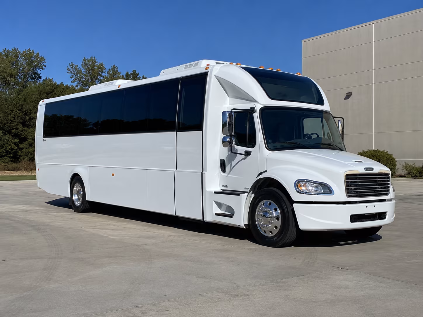baltimore 28 passenger party bus